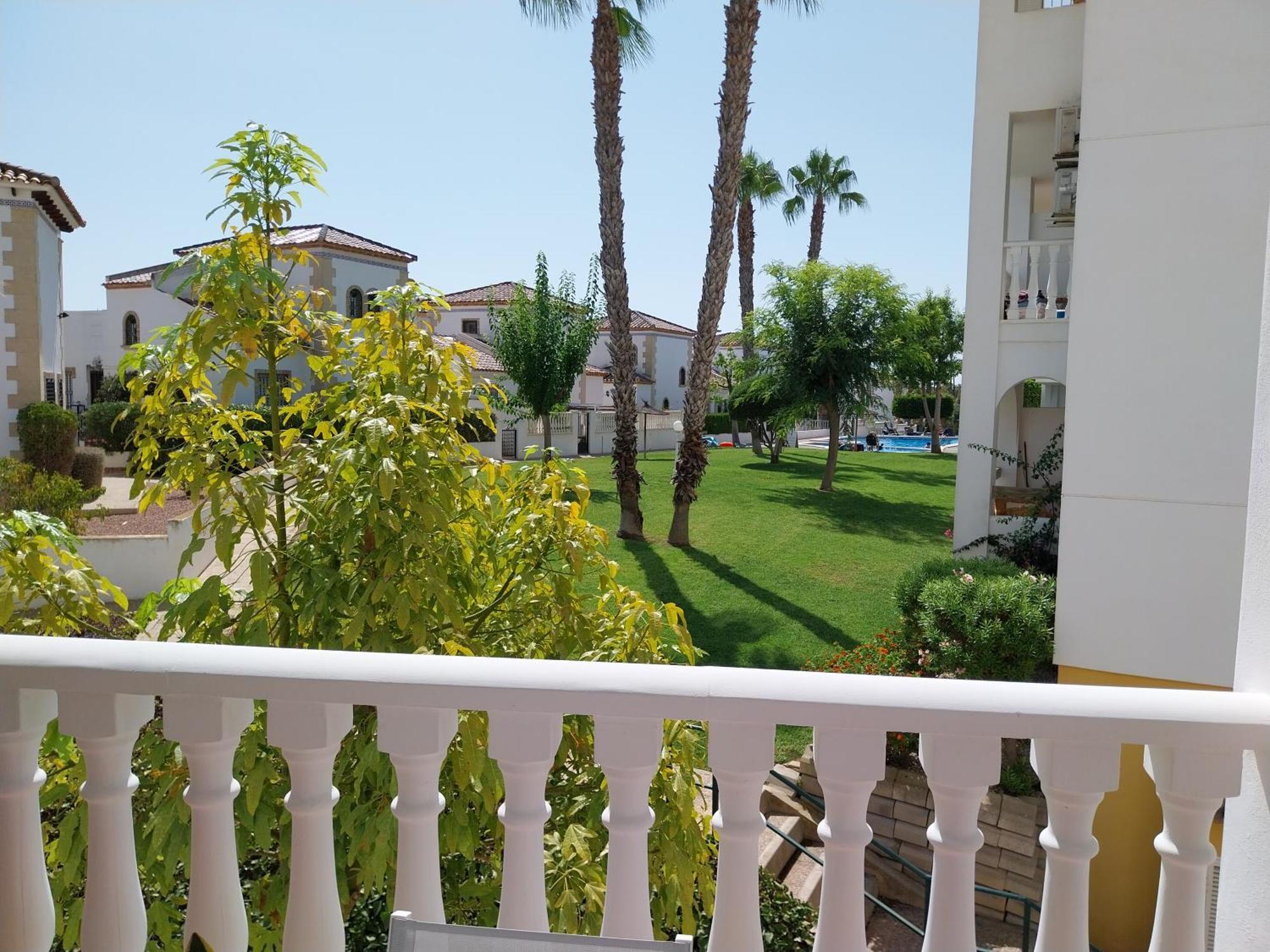 Charming In Front Of Golf And Plaza Apartment